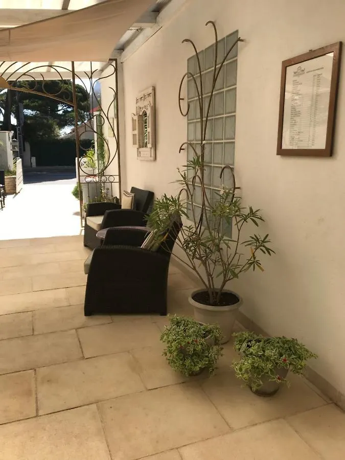 Hotel Le Mediterranee Hyères 2*,