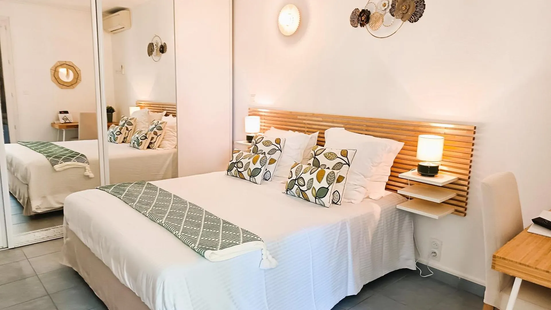 **  Hotel Le Mediterranee Hyeres France
